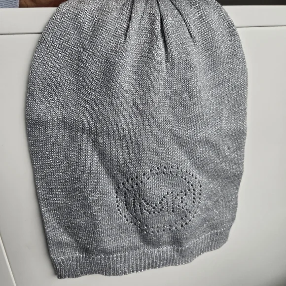 Michael Kors, Beanie Hats, Black and Silver, New With Tags - Picture 9 of 11